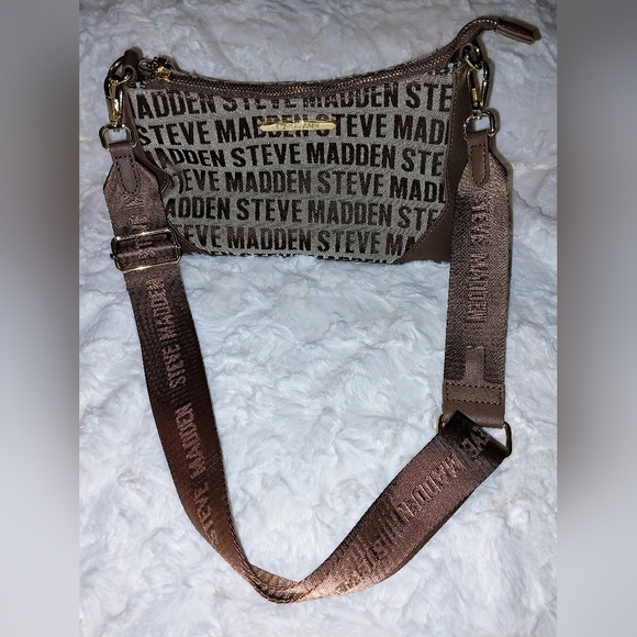 Steve Madden Small Purse Logo Name Brown Beautiful Condition - Picture 2 of 8